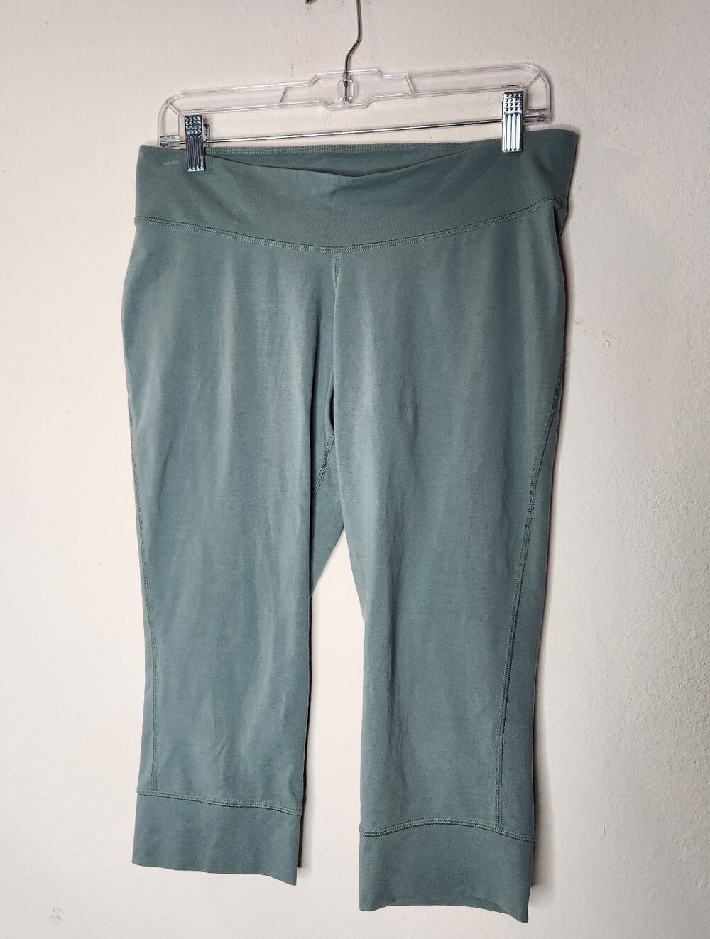 Patagonia Womens Medium Teal Capri Leggings (Flawed)